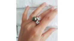 Bague Papillons Gracieux - Perle De Tahiti - Or Blanc, Diamants 15 Bague Papillons Gracieux - Perle De Tahiti - Or Blanc, Diamants -Maria || Simplicity Soldes 01 139