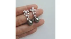 Boucles Oreilles Or Blanc - Perles De Tahiti - Diamants - Composition Florale -Maria || Simplicity Soldes 03 35 3