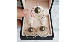 Pendentif 2 Anneaux Superposés - Perle De Tahiti - Or Jaune Et Blanc 8 Pendentif 2 Anneaux Superposés - Perle De Tahiti - Or Jaune Et Blanc -Maria || Simplicity Soldes 03 75 1