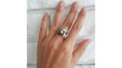 Bague Papillons Gracieux - Perle De Tahiti - Or Blanc, Diamants 14 Bague Papillons Gracieux - Perle De Tahiti - Or Blanc, Diamants -Maria || Simplicity Soldes 03 86