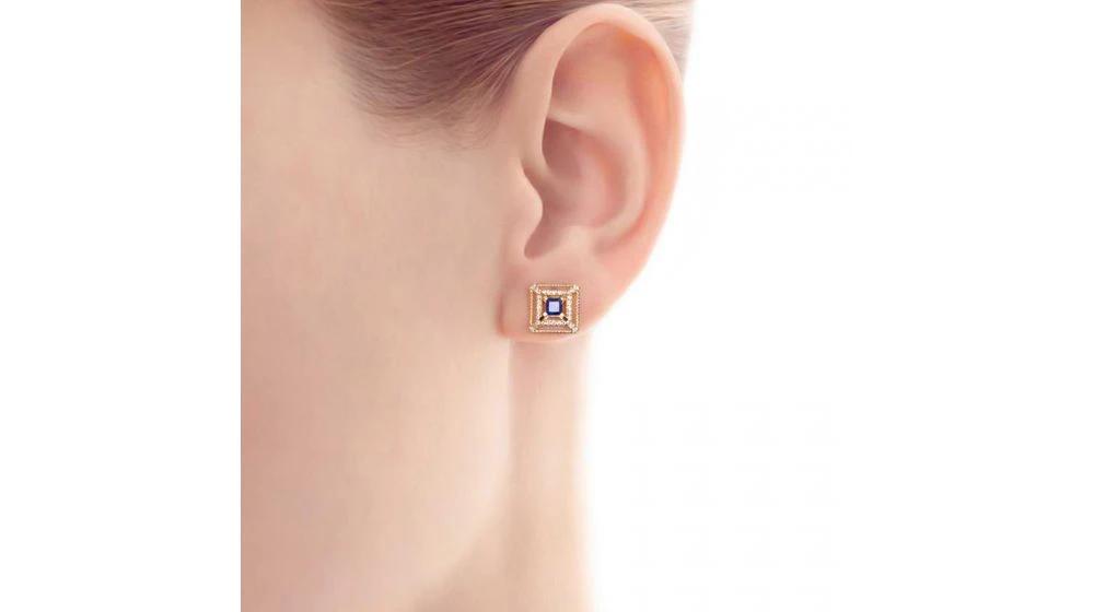 Boucle D Oreille Carré De Lumière - Or Jaune, Saphir, Diamant 2 Boucle D Oreille Carré De Lumière - Or Jaune, Saphir, Diamant – Image 2