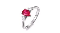 Bague Amour. Or Blanc, Rubis 1ct Taillé En Poire, Diamants