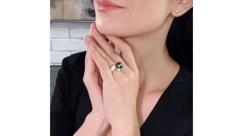 Bague Tuamotu - Perle De Tahiti Noire émeraude - Or Jaune, Diamants 5 Bague Tuamotu - Perle De Tahiti Noire émeraude - Or Jaune, Diamants – Image 5