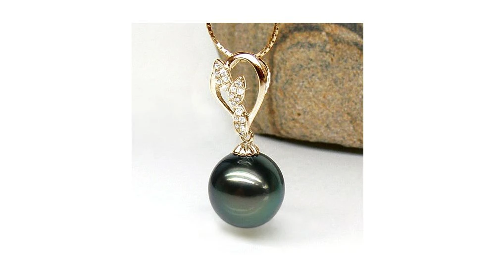 Pendentif Pétales D'or Jaune - Diamants Pavés - Perle De Tahiti 2 Pendentif Pétales D'or Jaune - Diamants Pavés - Perle De Tahiti – Image 2