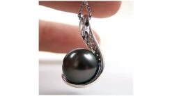 Pendentif Seal - Perle De Tahiti En Écrin D'Or Blanc Et Diamants 12 Pendentif Seal - Perle De Tahiti En Écrin D'Or Blanc Et Diamants -Maria || Simplicity Soldes UpFiles Image 2008 09 10 633566616364220233