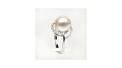 Bague Perle D'eau Douce Blanche - Encerclement D'or Blanc Et Diamants -Maria || Simplicity Soldes UpFiles Image 2009 11 19 633942193198209709