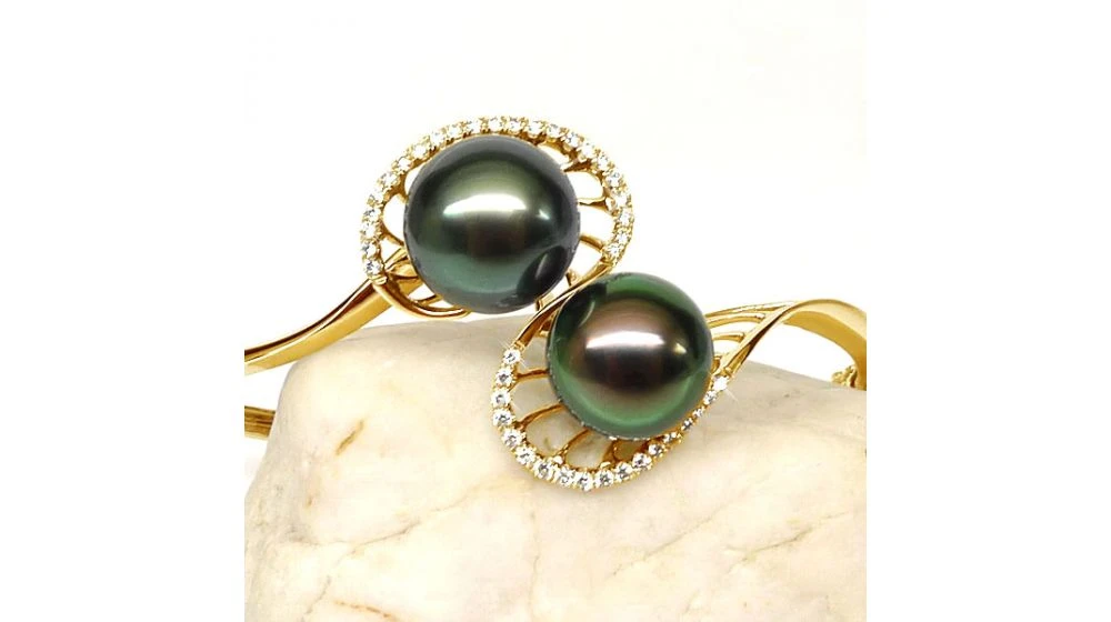 Bracelet Perles De Tahiti Noires Sur Jonc D'or Jaune Et Diamants 4 Bracelet Perles De Tahiti Noires Sur Jonc D'or Jaune Et Diamants – Image 4