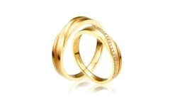 Alliances De Mariage Ciselées En Diagonales. Or Jaune, Diamants