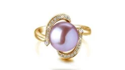 Bague Voluptueuse Or Jaune Et Perle De Culture Blanche - Diamant Pavé 17 Bague Voluptueuse Or Jaune Et Perle De Culture Blanche - Diamant Pavé -Maria || Simplicity Soldes bd052 pu2