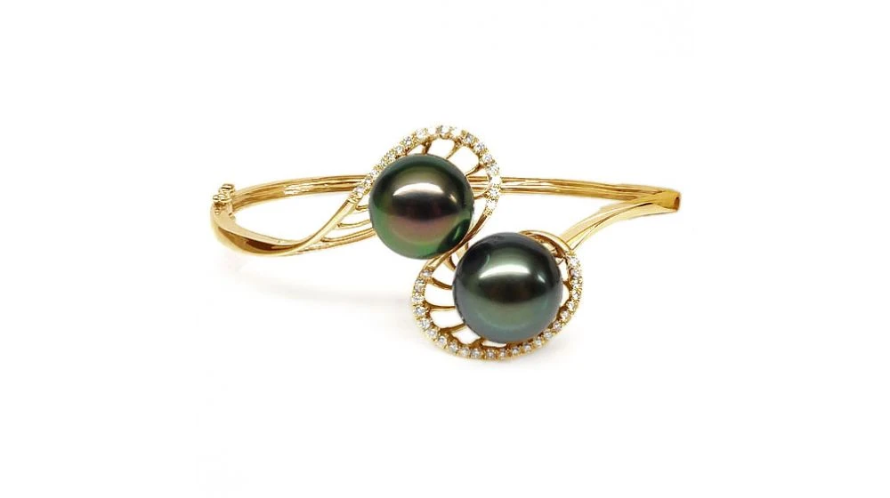 Bracelet Perles De Tahiti Noires Sur Jonc D'or Jaune Et Diamants 1 Bracelet Perles De Tahiti Noires Sur Jonc D'or Jaune Et Diamants