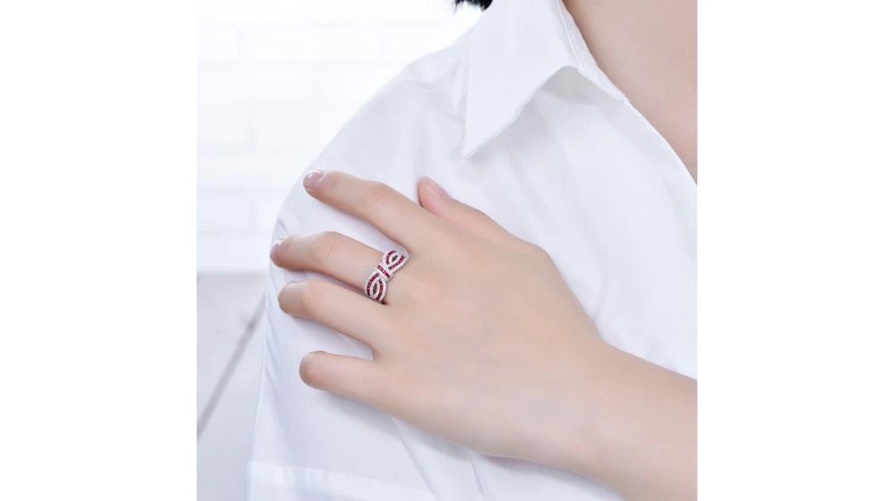 Bague Mandalay I Noeud Or Blanc, Rubis, Diamant 5 Bague Mandalay I Noeud Or Blanc, Rubis, Diamant – Image 5