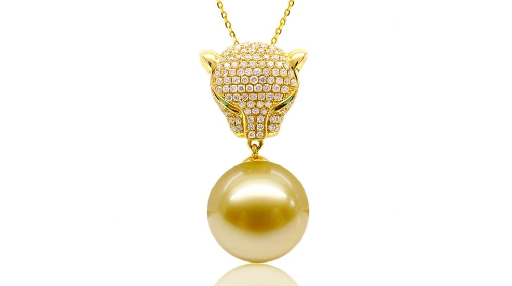 Pendentif Panthère Perle D'Australie Dorée. Or Jaune Et Diamants 1 Pendentif Panthère Perle D'Australie Dorée. Or Jaune Et Diamants