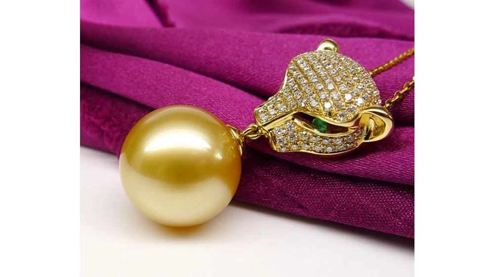 Pendentif Panthère Perle D'Australie Dorée. Or Jaune Et Diamants 6 Pendentif Panthère Perle D'Australie Dorée. Or Jaune Et Diamants – Image 6