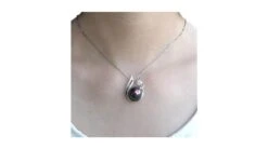 Pendentif Rose - Perle Tahiti Noire - Or Blanc, Diamants - La Vie En Rose -Maria || Simplicity Soldes ptp194 3 1