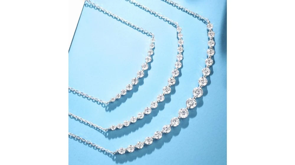 Pendentif Sourire En Or Blanc Et Diamants I Gemperles 1 Pendentif Sourire En Or Blanc Et Diamants I Gemperles